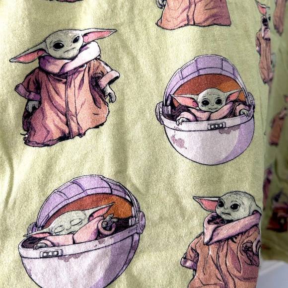 Baby Yoda Graphic Tee - Picture 2 of 5